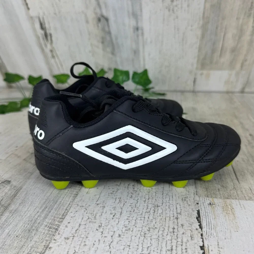 Umbro Boy's Classico Fg Jr. Soccer Cleats, Size 12